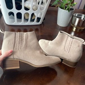 Old Navy Tan Booties Size 6